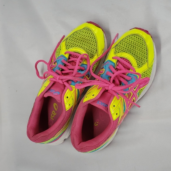 Asics gel contend 3 shoe. Pink Yellow Blue. Size 5.5 - Picture 2 of 6